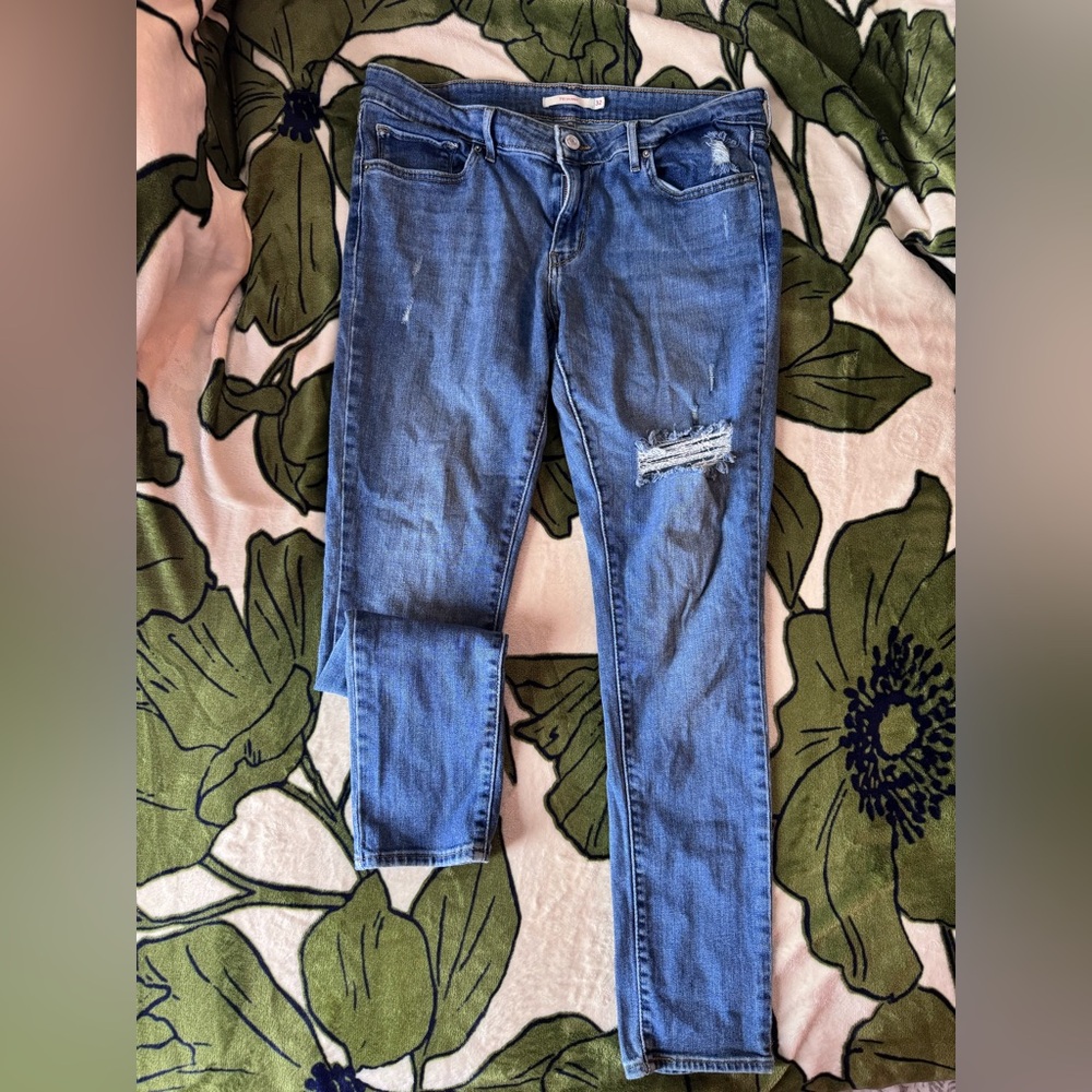 Levi's Medium Blue Skinny Jeans with Distressed Knee